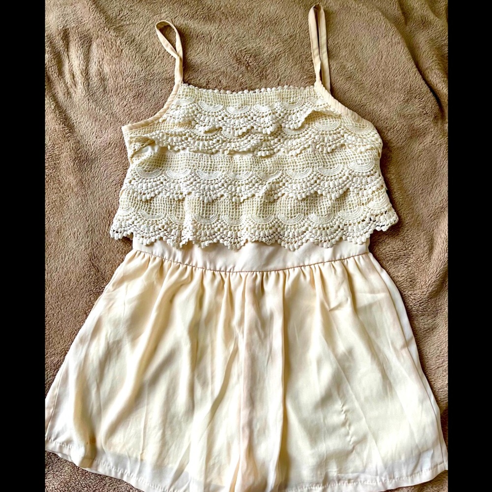 Monteau Cream Lace Chiffon Romper - Size M
